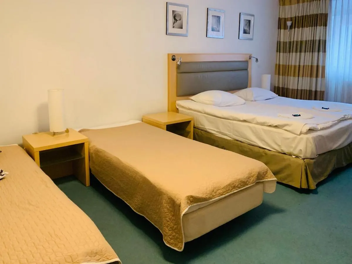 404 Rooms Wilanowska Varsovia Polonia