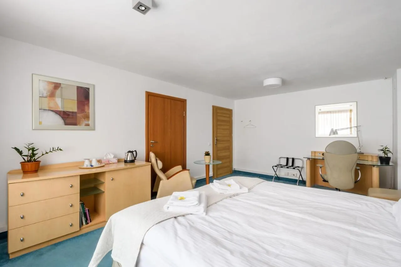 404 Rooms Wilanowska Varsovia